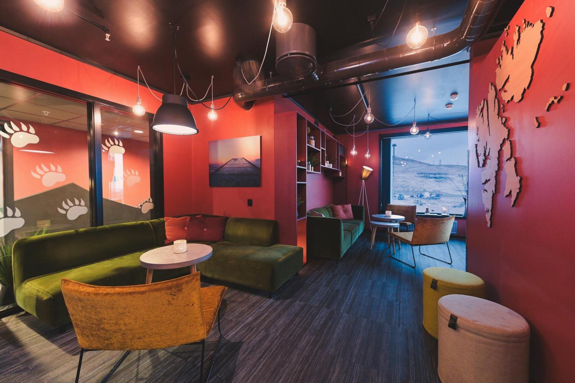 Svalbard Hotell | The Vault Longyearbyen Exterior photo