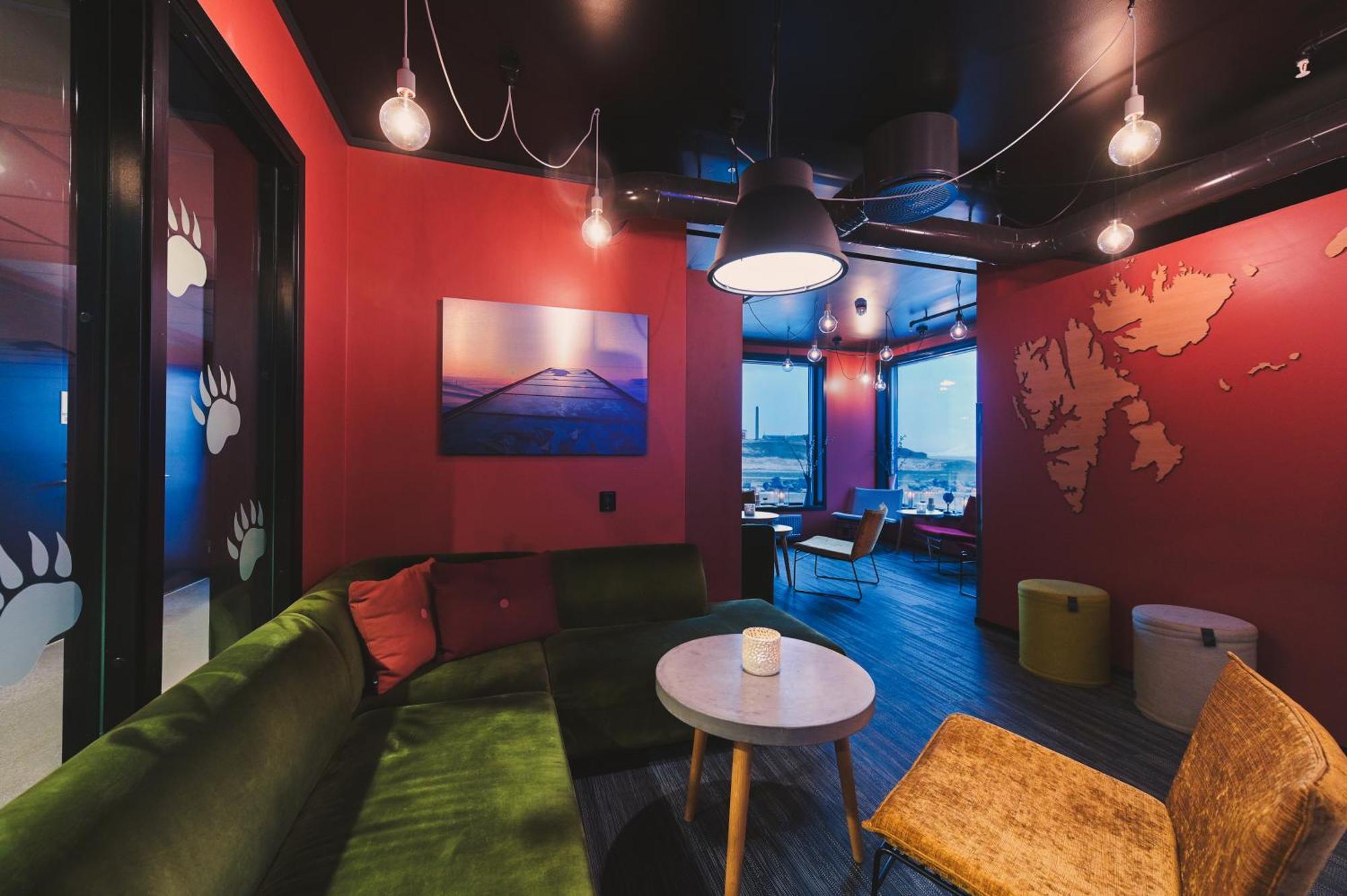 Svalbard Hotell | The Vault Longyearbyen Exterior photo